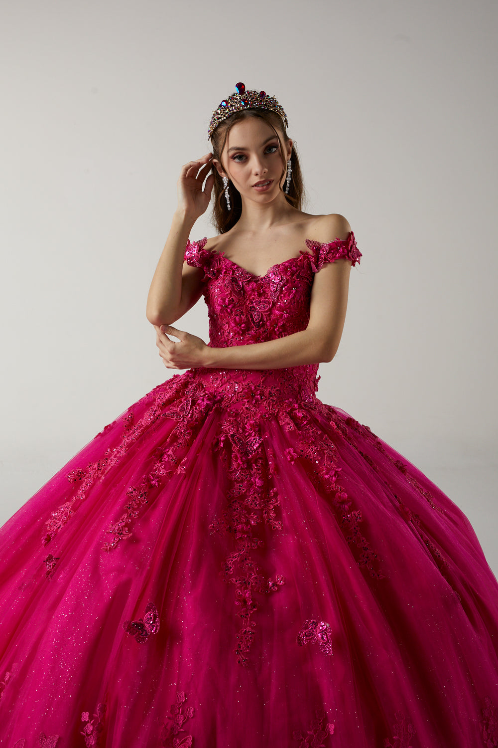 Vestido de quinceañera fushia con flores