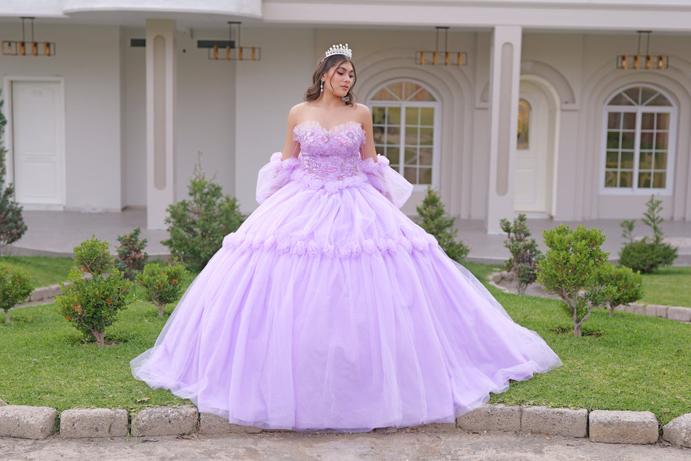 Vestido de quinceañera lila con mangas desmontables