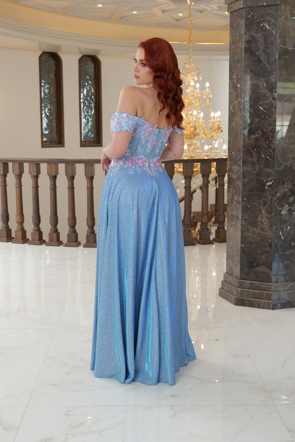 Vestido de fiesta linea A con detalle de flores y brillos