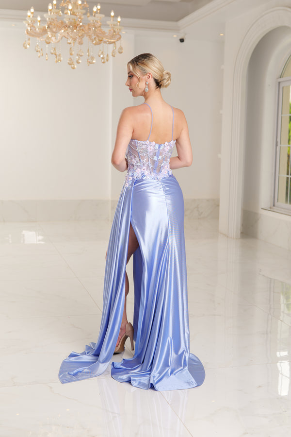 Vestido de fiesta con flores y transparencia en la parte del corset