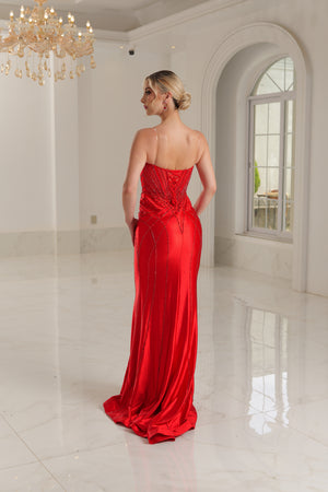 Vestido rojo de fiesta con pedrería