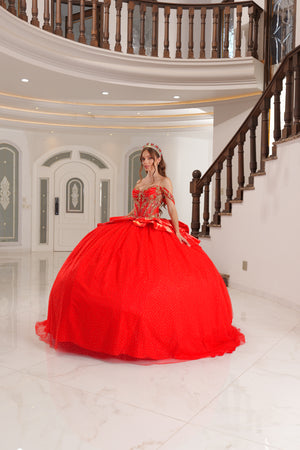 Vestido rojo con oro de quinceañera
