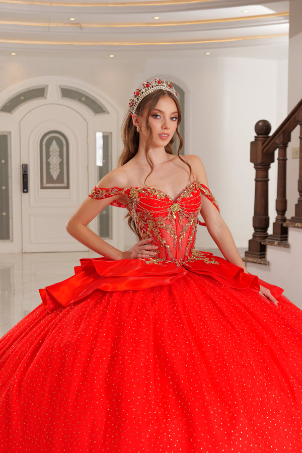 Vestido rojo con oro de quinceañera