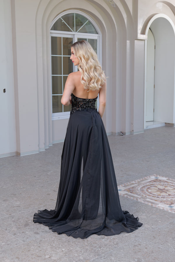 Palazzo negro con faldon