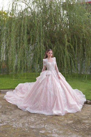 Vestido de quinceañera rosa con brillo