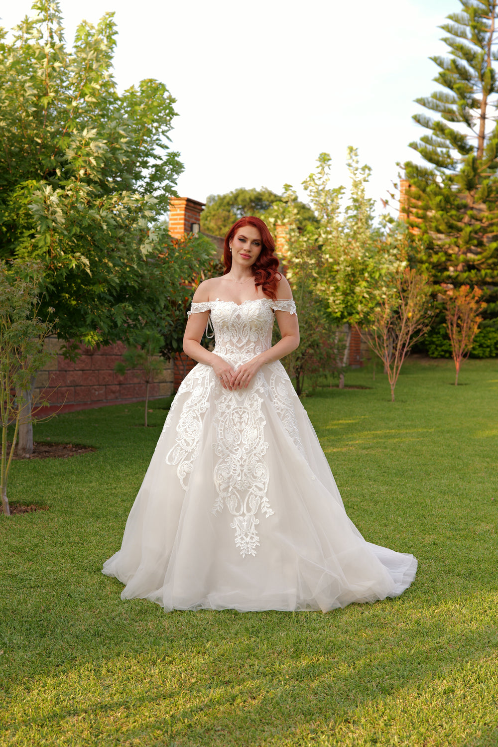 Vestido de novia corte A con bordado