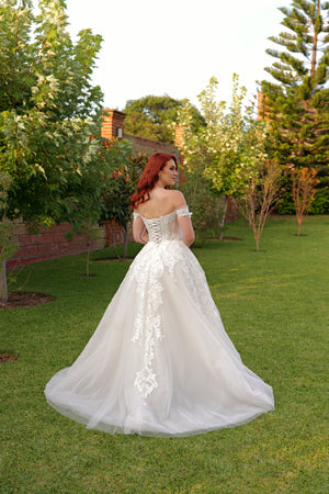 Vestido de novia corte A con bordado