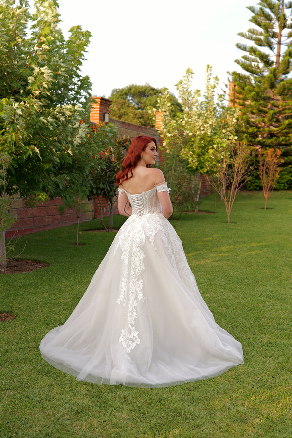 Vestido de novia corte A con bordado