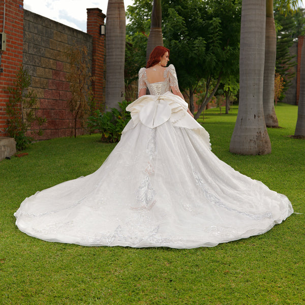 Vestido de novia corte princesa con pedrería